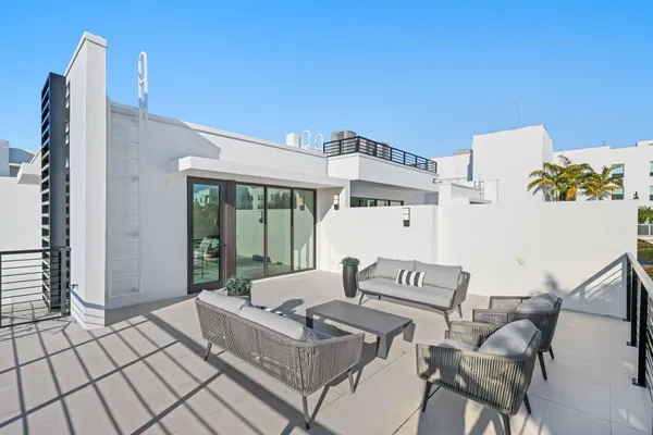 $3,495,000 | 201 Southeast 4th Avenue, Delray Beach, FL 33483