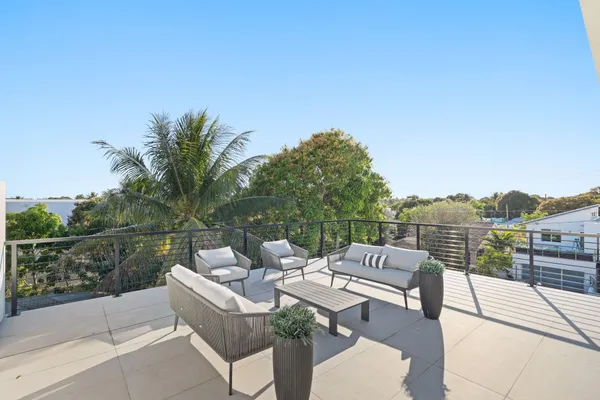 $3,495,000 | 201 Southeast 4th Avenue, Delray Beach, FL 33483