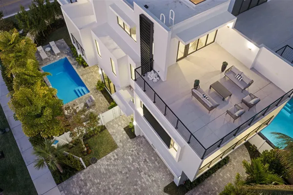 $3,495,000 | 201 Southeast 4th Avenue, Delray Beach, FL 33483