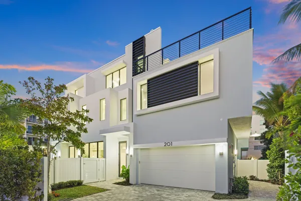 $3,495,000 | 201 Southeast 4th Avenue, Delray Beach, FL 33483