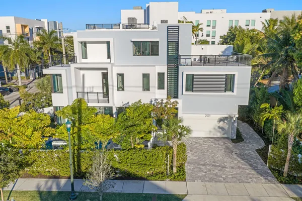 $3,495,000 | 201 Southeast 4th Avenue, Delray Beach, FL 33483