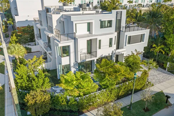 $3,495,000 | 201 Southeast 4th Avenue, Delray Beach, FL 33483