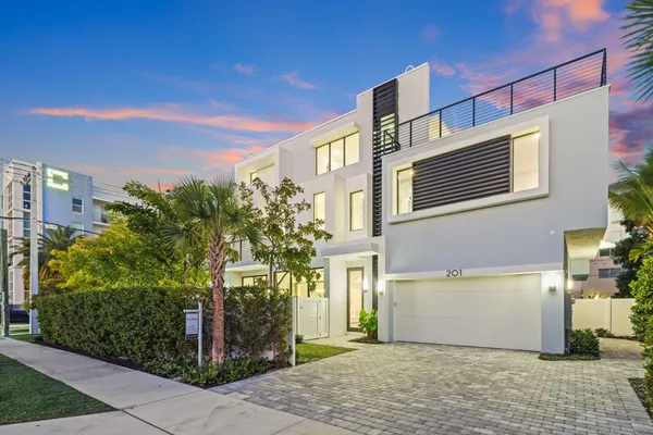 $3,495,000 | 201 Southeast 4th Avenue, Delray Beach, FL 33483