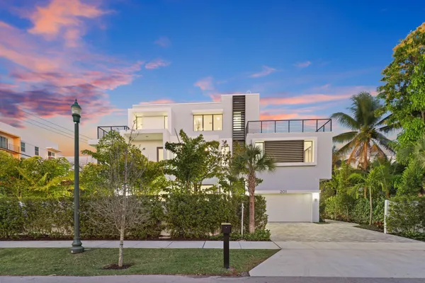 $3,495,000 | 201 Southeast 4th Avenue, Delray Beach, FL 33483
