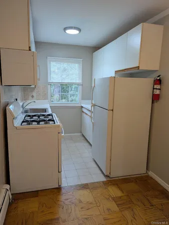 $2,650 | 1 Hemlock Drive, Unit C152, Bay Shore, NY 11706