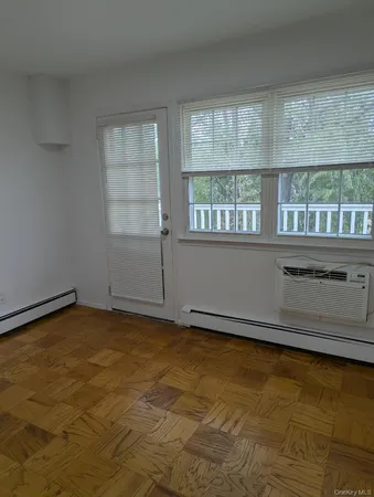 $2,650 | 1 Hemlock Drive, Unit C152, Bay Shore, NY 11706
