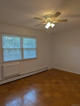 $2,650 | 1 Hemlock Drive, Unit C152, Bay Shore, NY 11706