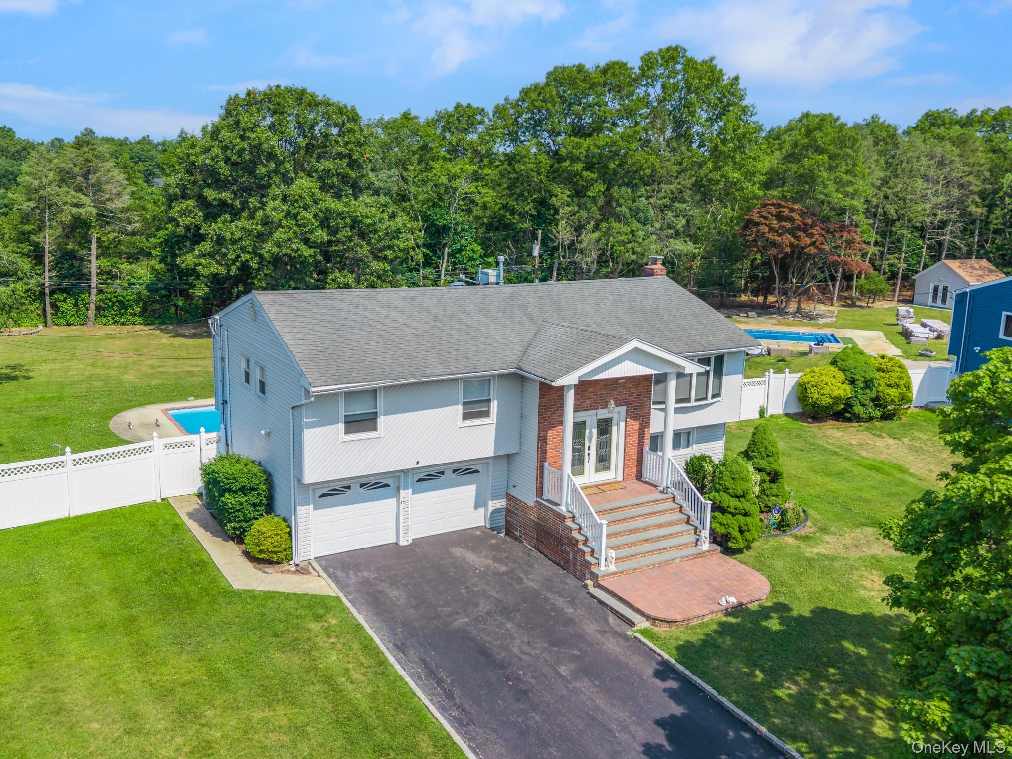 40 Peppermint Road Commack, NY 11725 - Photo 2 of 32