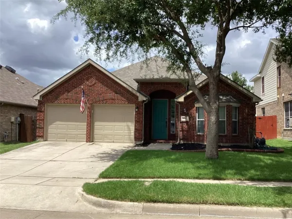 $2,695 | 9121 Rose Court, Fort Worth, TX 76244