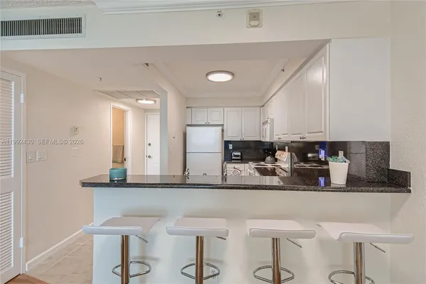 $2,100 | 2501 South Ocean Drive, Unit 1532, Hollywood, FL 33019