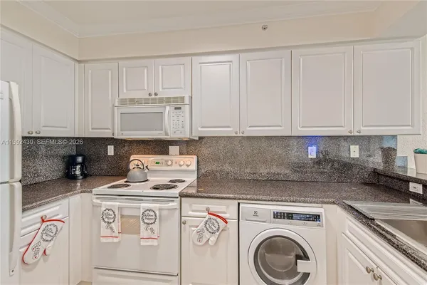 $2,100 | 2501 South Ocean Drive, Unit 1532, Hollywood, FL 33019