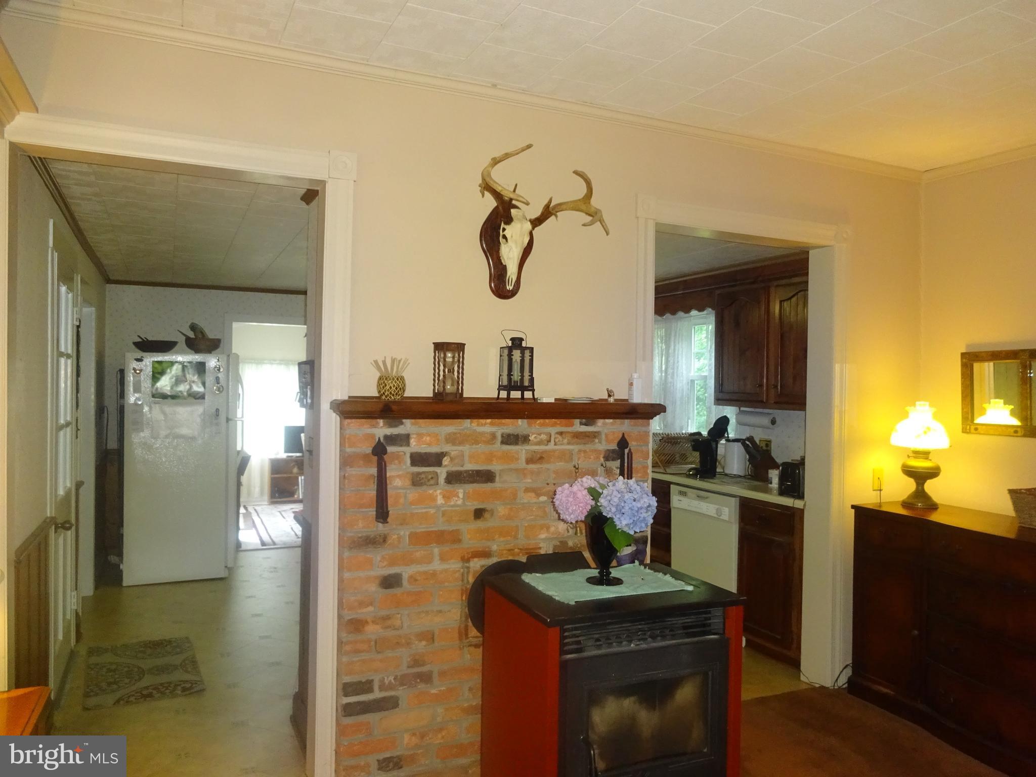 2218 Jenkins Creek Road Cambridge, MD 21613 - Photo 11 of 30 Living Room