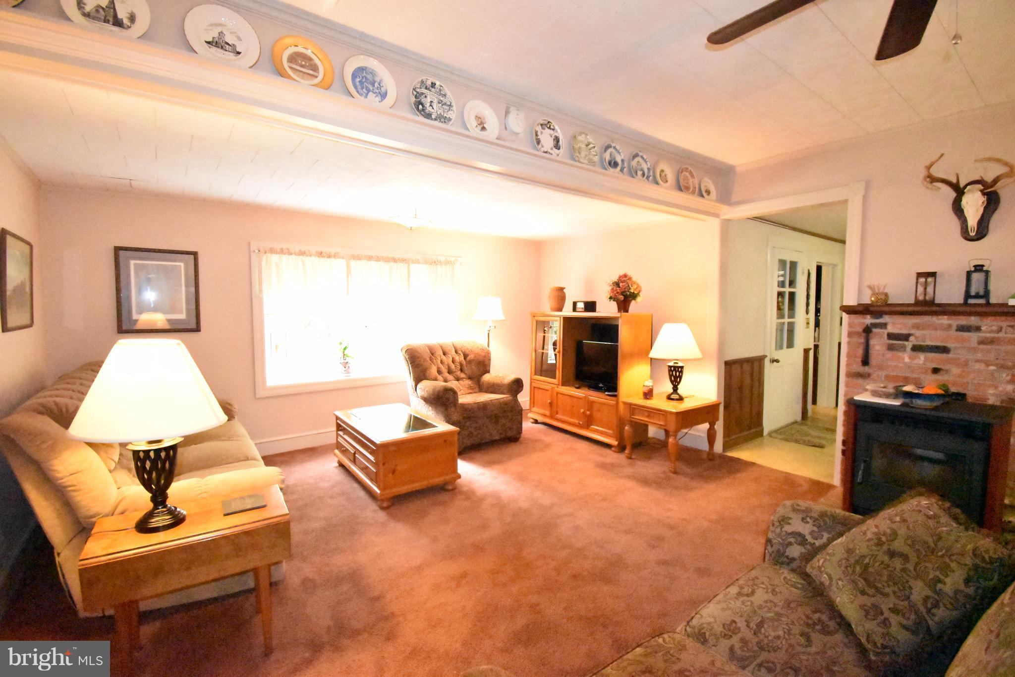 2218 Jenkins Creek Road Cambridge, MD 21613 - Photo 8 of 30 Living Room