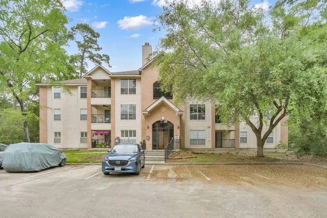 $1,800 | 8051 Bay Branch Drive, Unit 232, The Woodlands, TX 77382