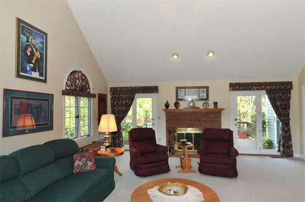 343 Stearns Road Marlborough, MA 01752 - Photo 6 of 26 Gallery Image 6
