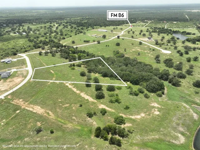 a view of a tennis court