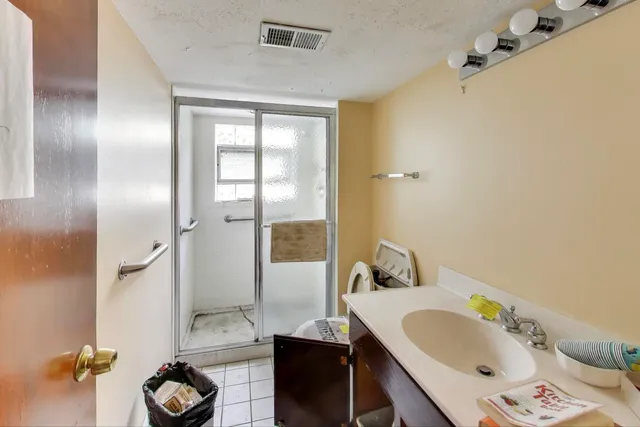 $390,000 | 5904 Keeney Court, Morton Grove, IL 60053