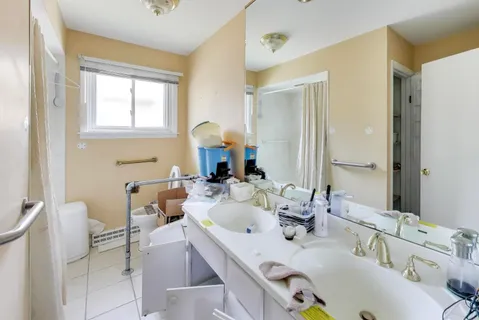 $390,000 | 5904 Keeney Court, Morton Grove, IL 60053