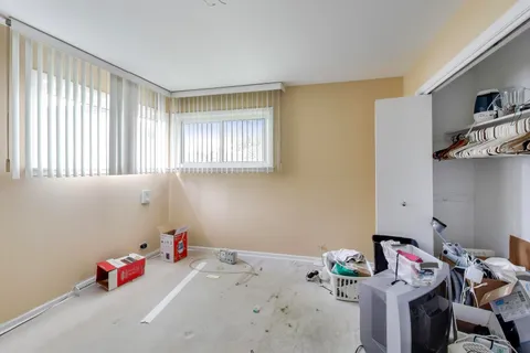 $390,000 | 5904 Keeney Court, Morton Grove, IL 60053