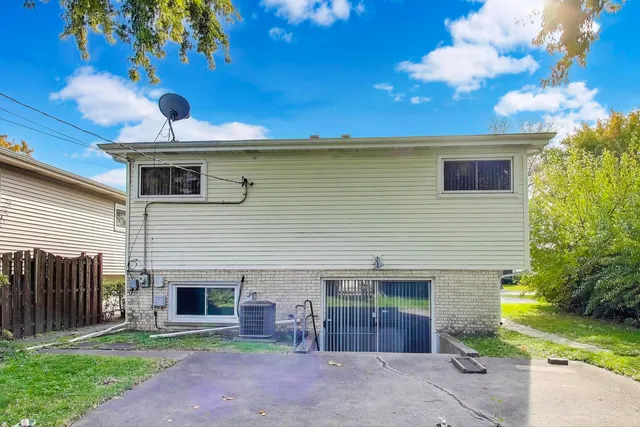$390,000 | 5904 Keeney Court, Morton Grove, IL 60053