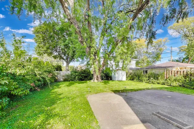 $390,000 | 5904 Keeney Court, Morton Grove, IL 60053