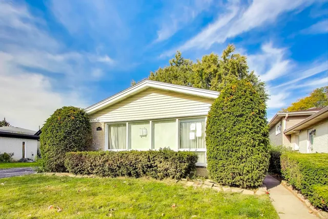 $390,000 | 5904 Keeney Court, Morton Grove, IL 60053