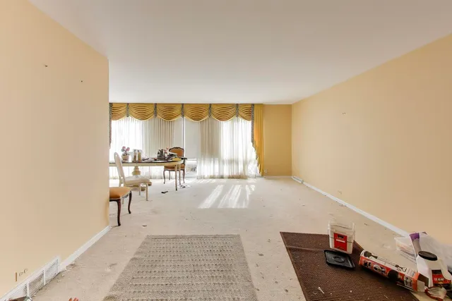 $390,000 | 5904 Keeney Court, Morton Grove, IL 60053