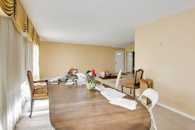 $390,000 | 5904 Keeney Court, Morton Grove, IL 60053