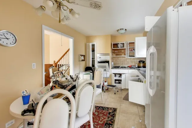 $390,000 | 5904 Keeney Court, Morton Grove, IL 60053