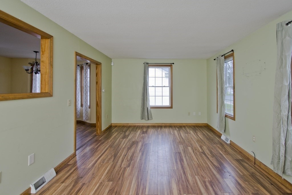36 Osborne Terrace Springfield, MA 01104 - Photo 13 of 40