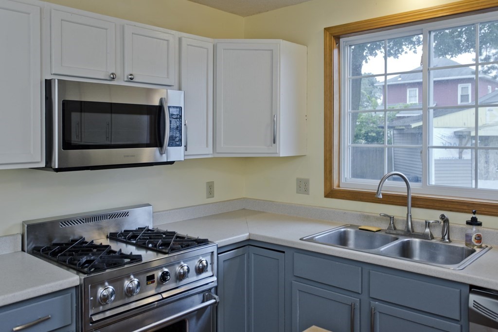36 Osborne Terrace Springfield, MA 01104 - Photo 8 of 40