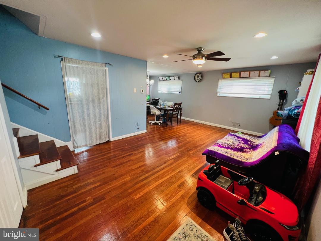 906 Prestwood Road Catonsville, MD 21228 - Photo 3 of 30 Living room