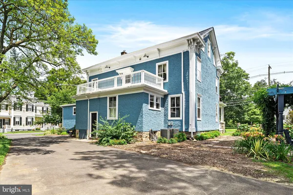 $895,000 | 302 South Main Street, Hightstown, NJ 08520