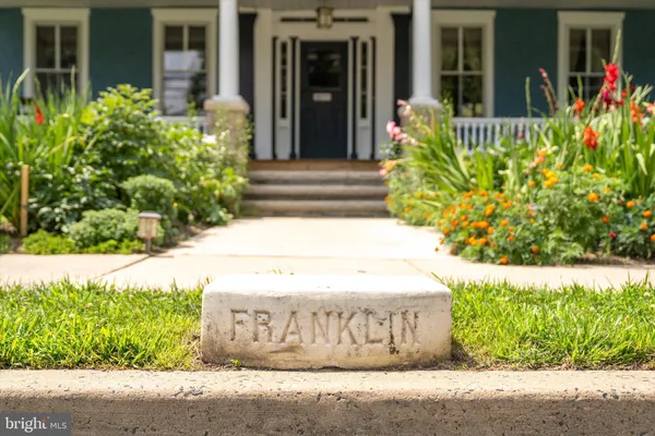 $895,000 | 302 South Main Street, Hightstown, NJ 08520