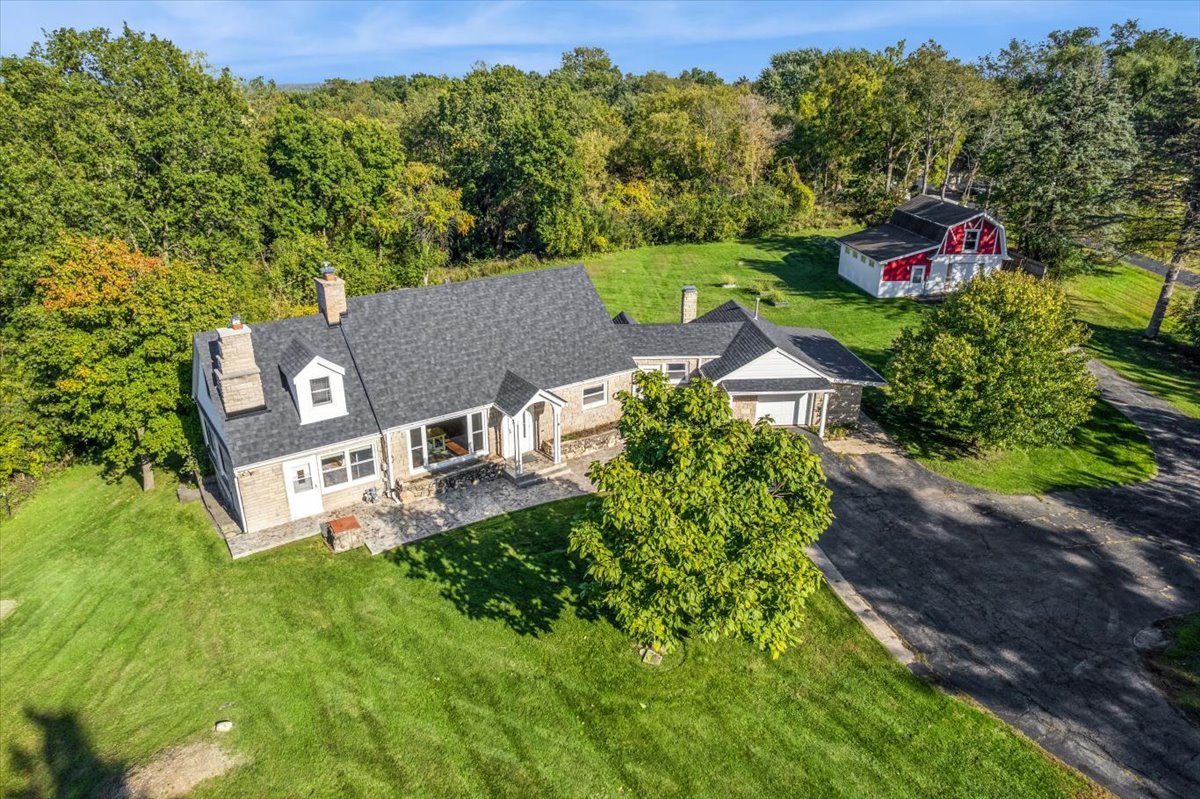 7616 Newbold Road Cary, IL 60013 - Photo 2 of 29 Gallery Image 2