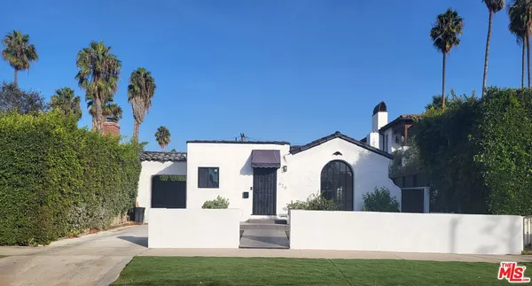 $7,500 | 620 North Poinsettia Place, Los Angeles, CA 90036