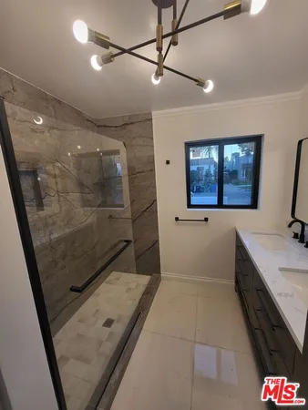 $7,500 | 620 North Poinsettia Place, Los Angeles, CA 90036