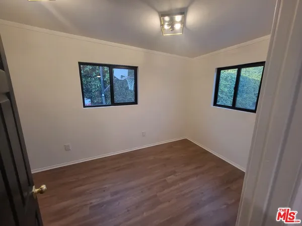 $7,500 | 620 North Poinsettia Place, Los Angeles, CA 90036