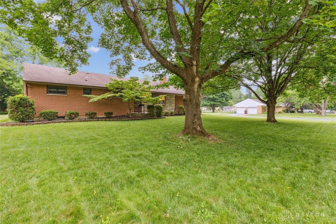 1440 Howell Road Beavercreek, OH 45434 - Photo 2 of 35