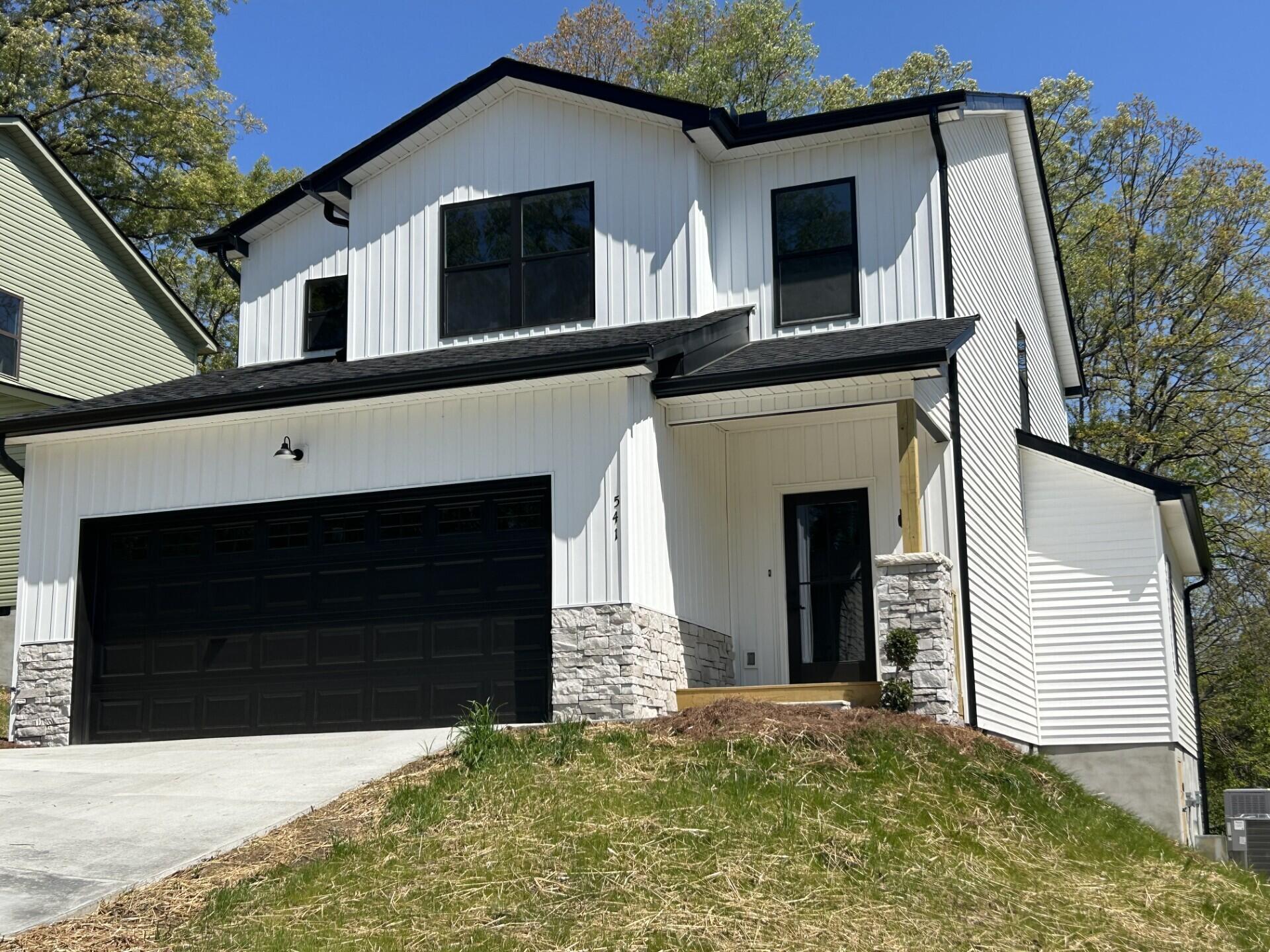 541 Treetop Lane Hixson, TN 37343 - Photo 3 of 25 22177e35-d656-48ba-ac1b-a27676b4dca4