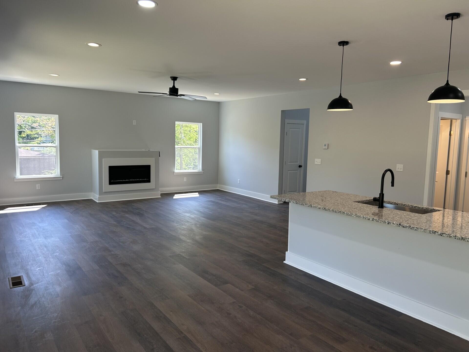 541 Treetop Lane Hixson, TN 37343 - Photo 8 of 25 2d026a75-4342-4e9f-a166-c38850dea21d