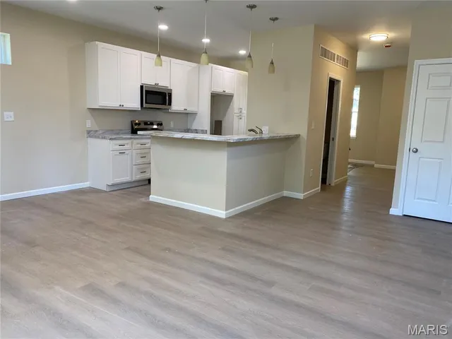 $185,000 | 6516 Etzel Avenue, University City, MO 63130