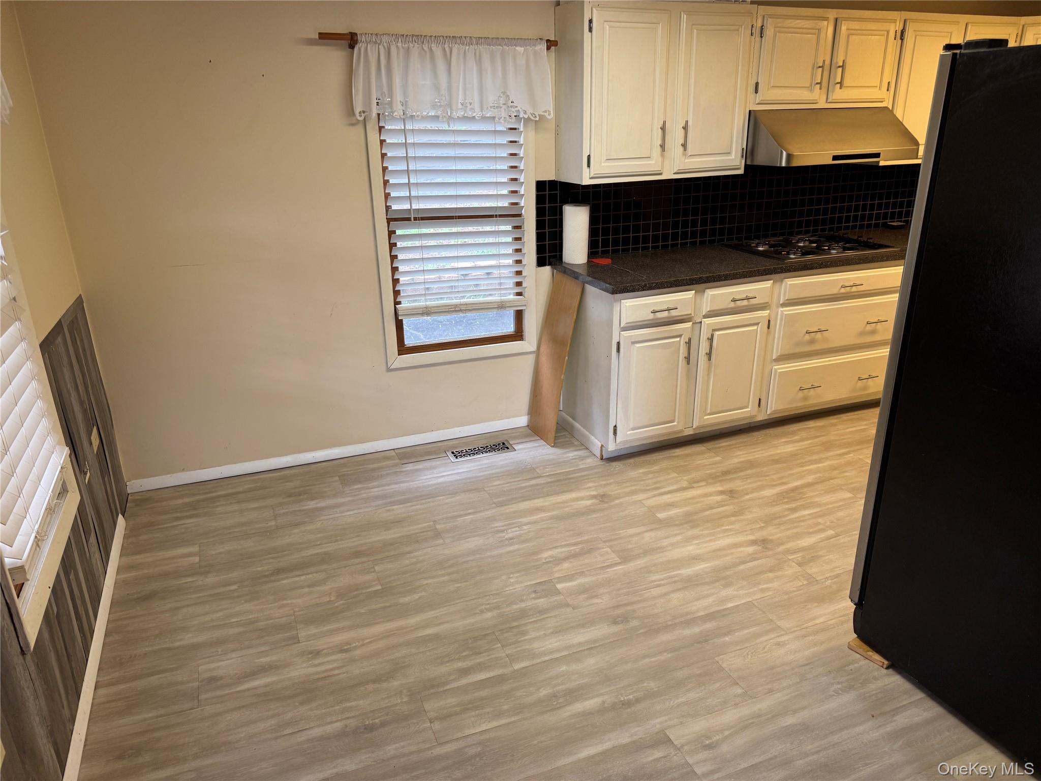 96 White Roe Lake Road Livingston Manor, NY 12758 - Photo 16 of 31 Kitchen eating area
