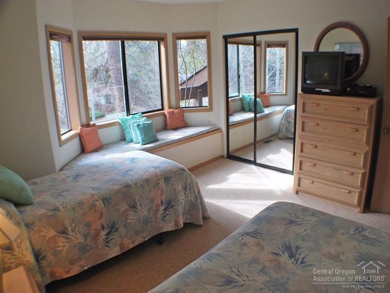 36 Ridge Sunriver Or 97707 Sunriver, OR 97707 - Photo 15 of 25 Additional Photo
