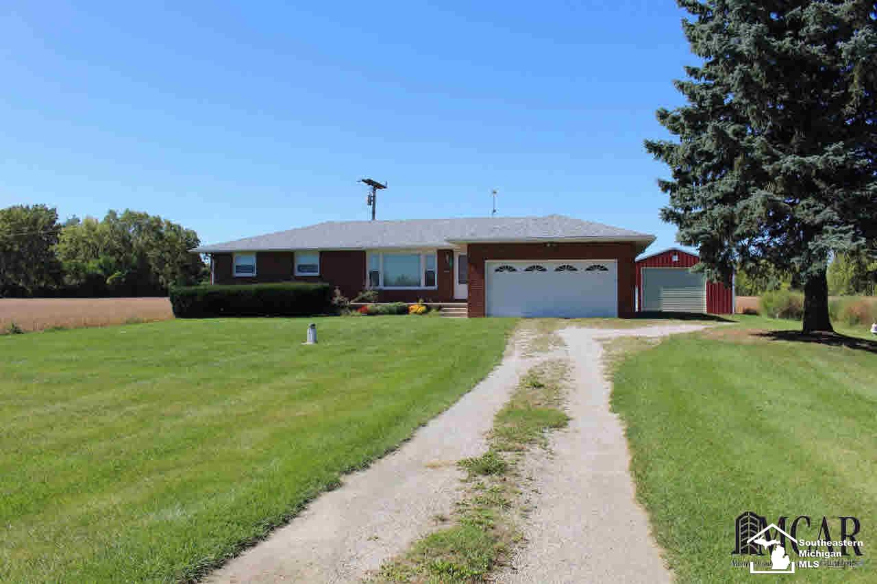 9009 North Ann Arbor Road Dundee, MI 48131 - Photo 4 of 45 21220832-3.JPG