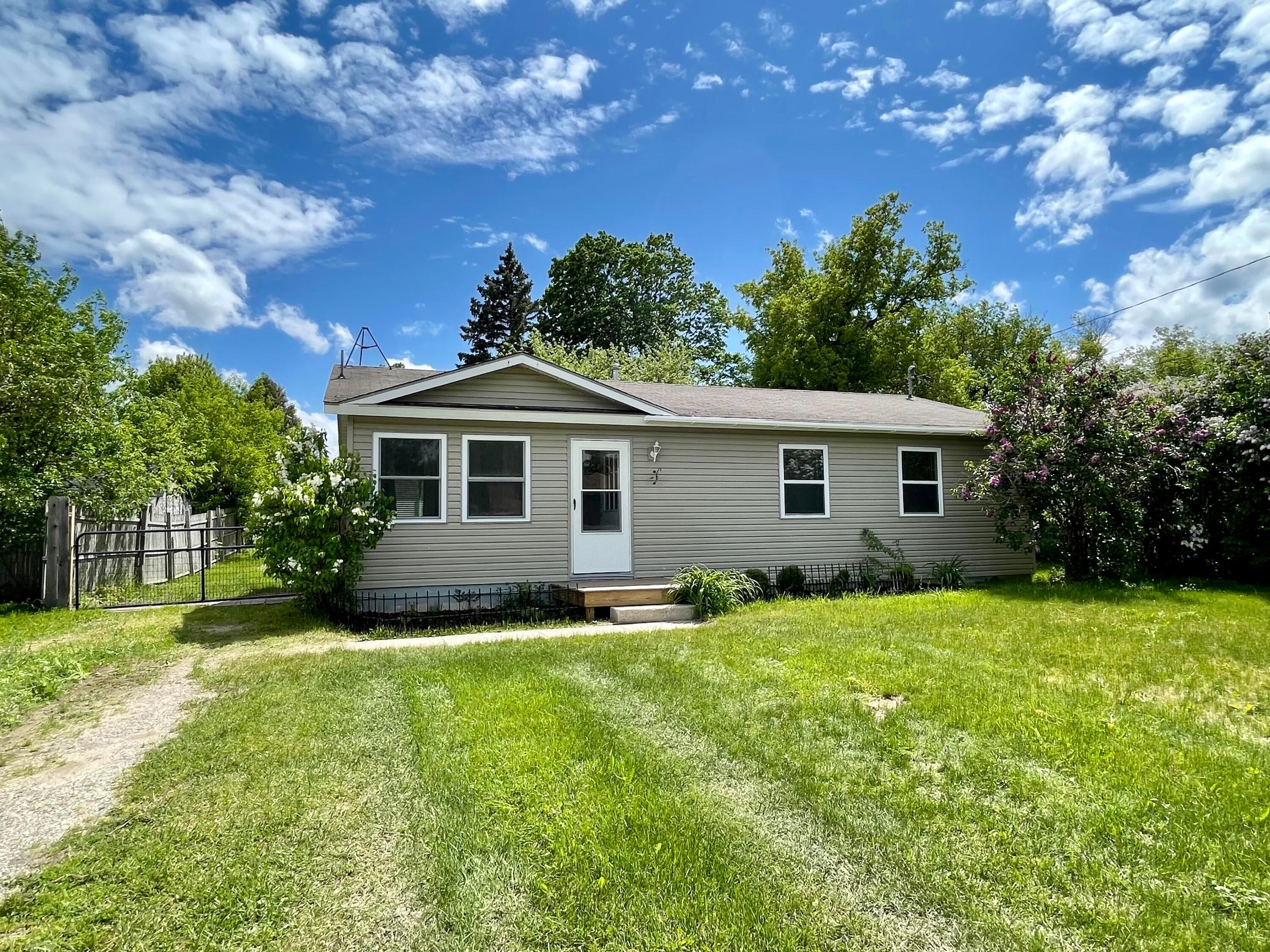 113 North Street Cheboygan, MI 49721 - Photo 1 of 22 Gallery Image 1