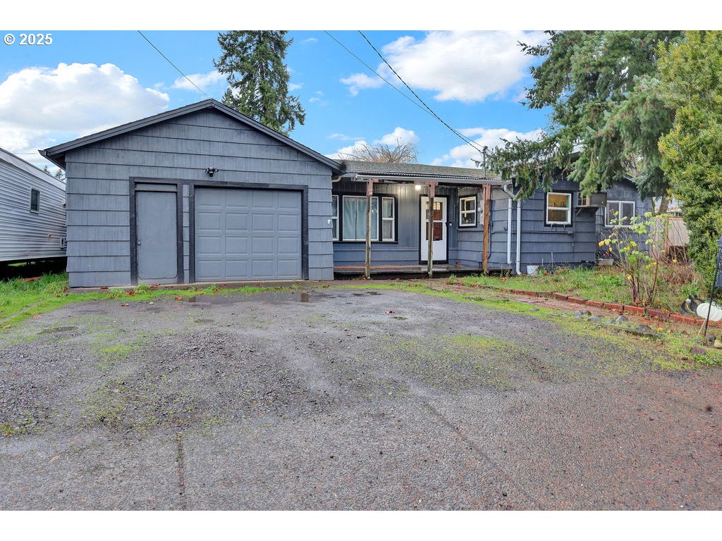 154 37th Street Springfield, OR 97478 - Photo 2 of 32