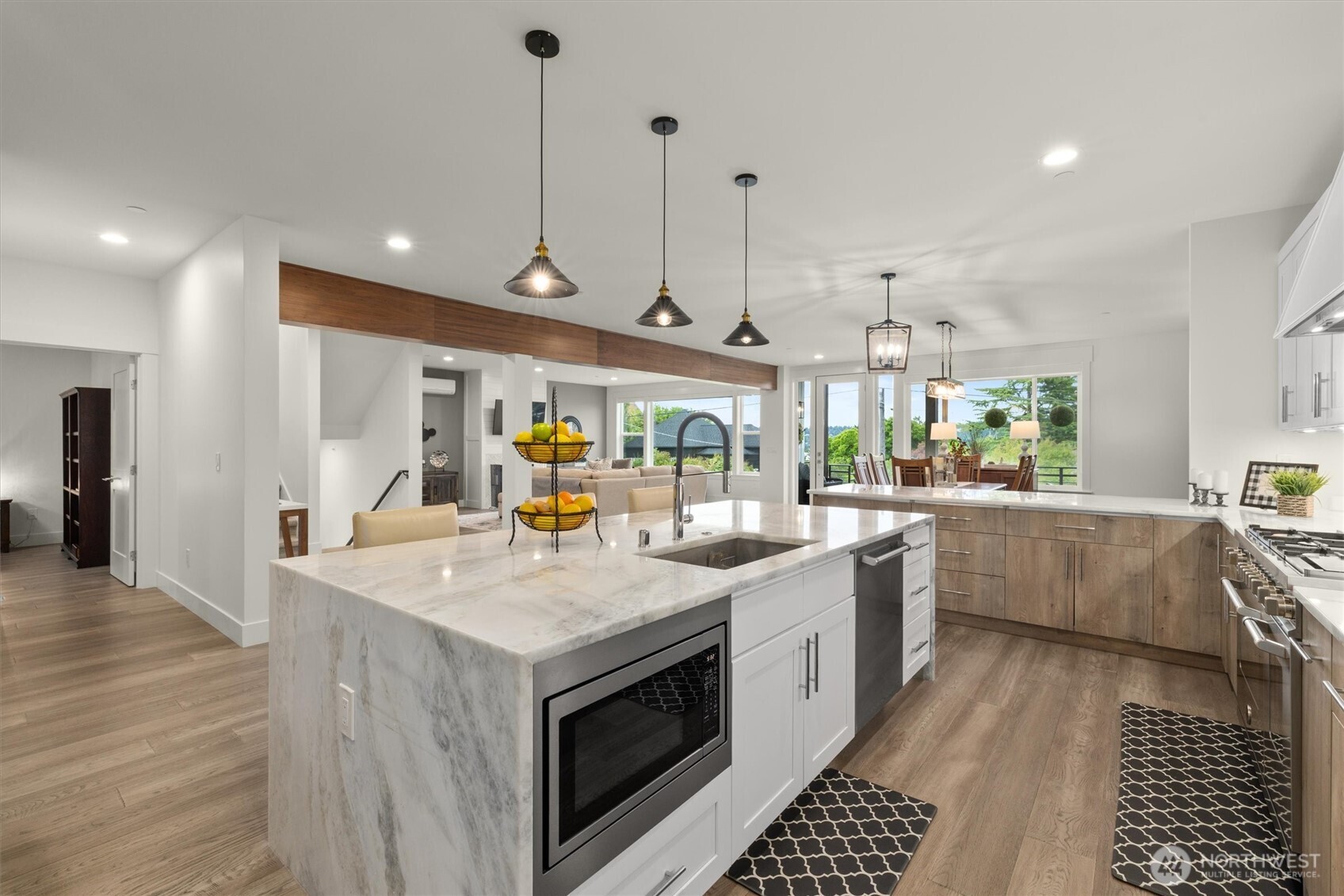 6921 55th Avenue South Seattle, WA 98118 - Photo 11 of 40