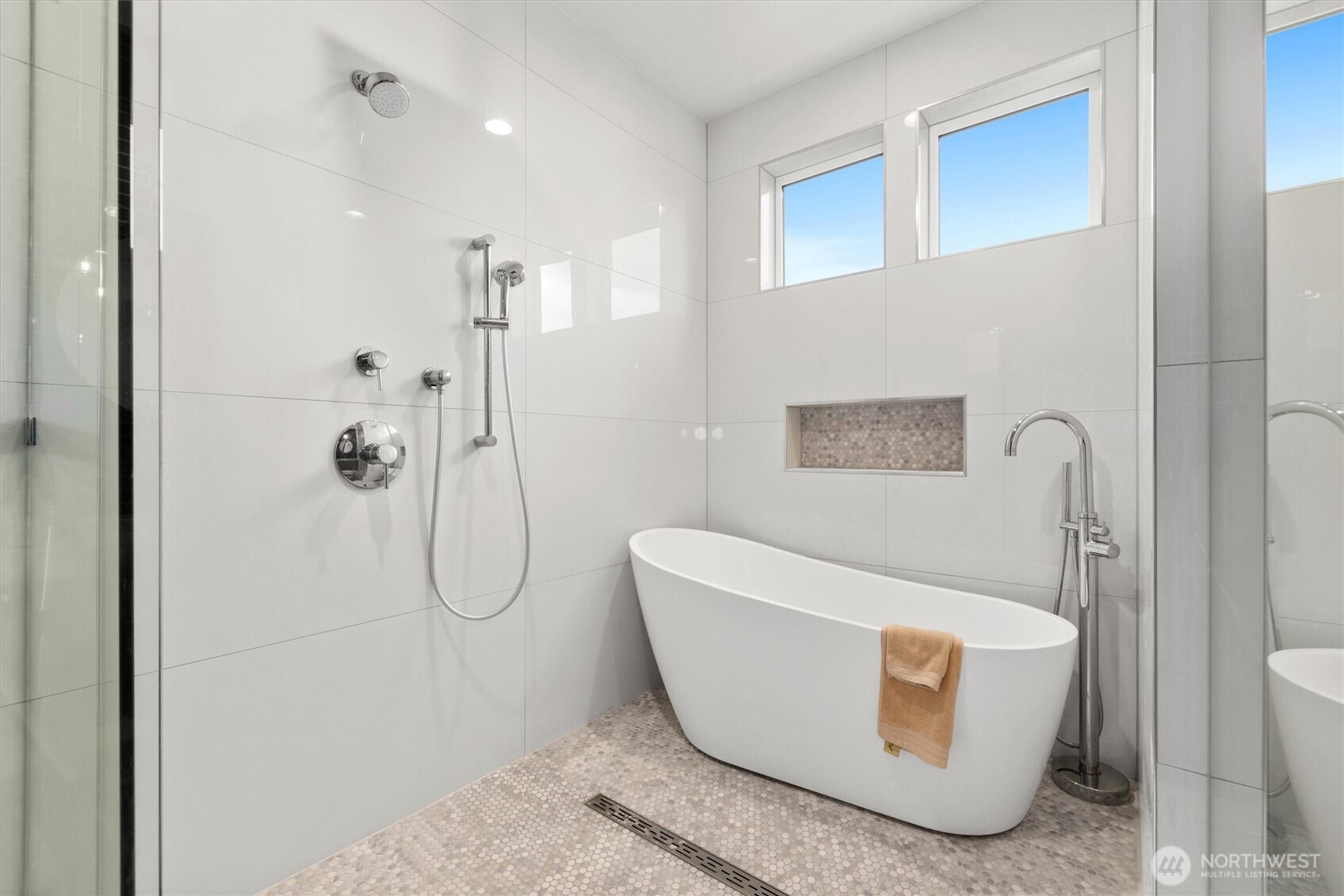 6921 55th Avenue South Seattle, WA 98118 - Photo 24 of 40