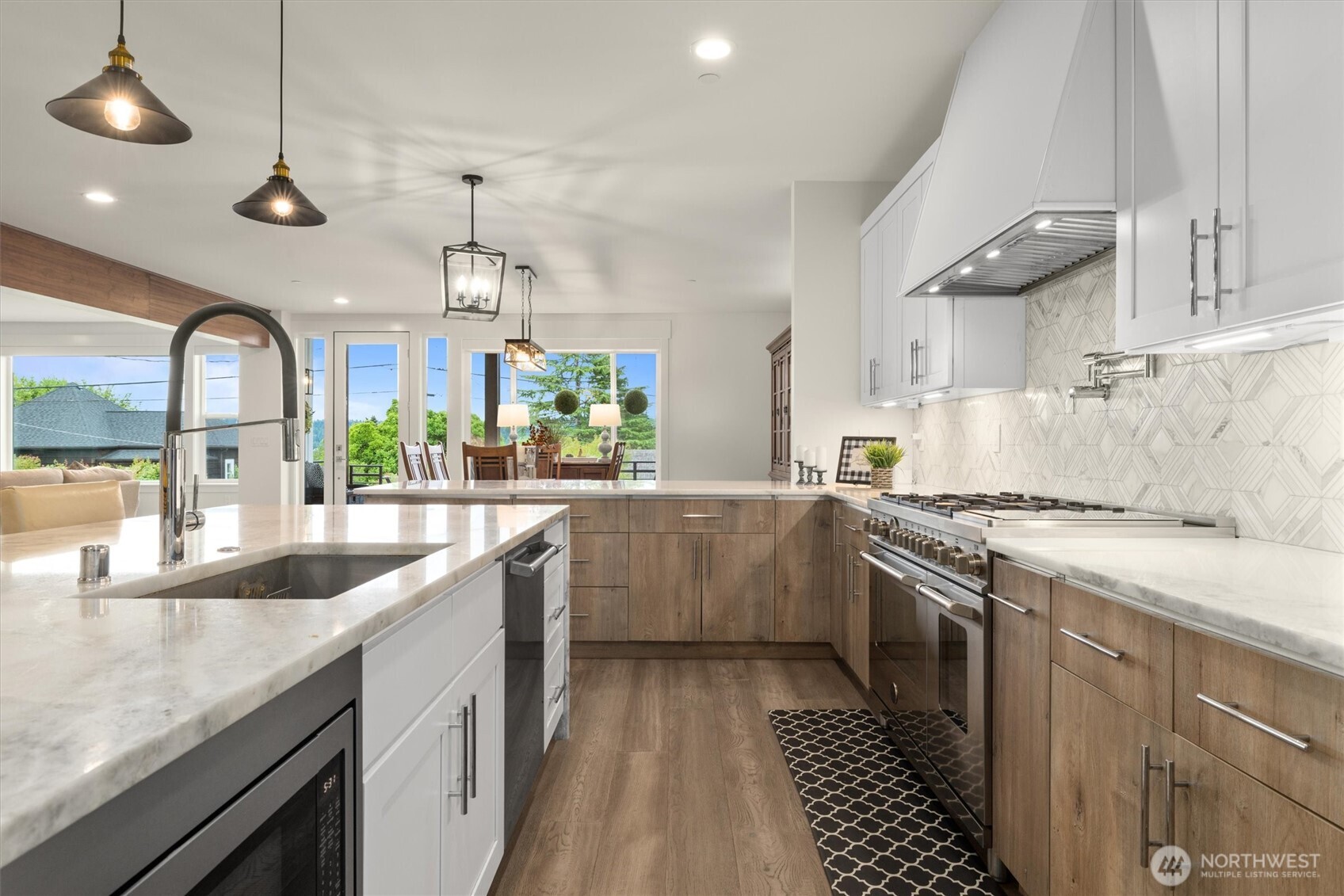 6921 55th Avenue South Seattle, WA 98118 - Photo 10 of 40